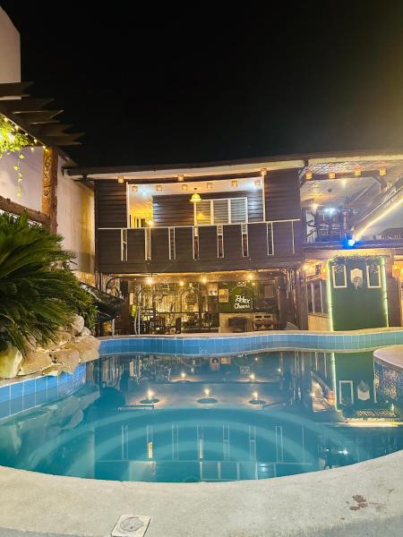 写真にはカランバ市にあるRaneville Hotspring Private Resortが写っています。