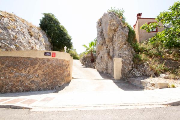 A la foto es mostra l'objecte Casa Penya Fegina situat a la ciutat de Benimaurell.
