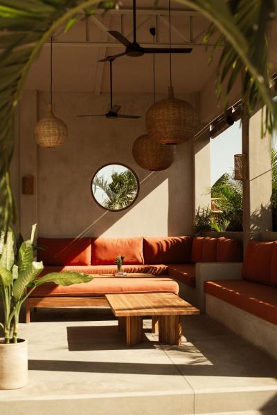The photo shows the Tukasa - Surfhouse Popoyo located in the city of El Limón.