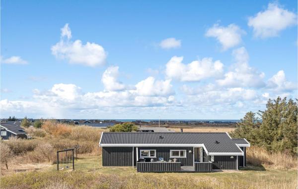A la foto es mostra l'objecte Nice Home In Hjørring With Kitchen situat a la ciutat de Hjørring.
