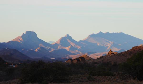 A la foto es mostra l'objecte Bosch Luys Kloof Nature Reserve situat a la ciutat de Ladismith.