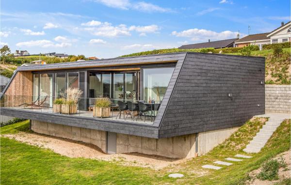 A la foto es mostra l'objecte Three-Bedroom Holiday Home In Ebeltoft situat a la ciutat de Ebeltoft.