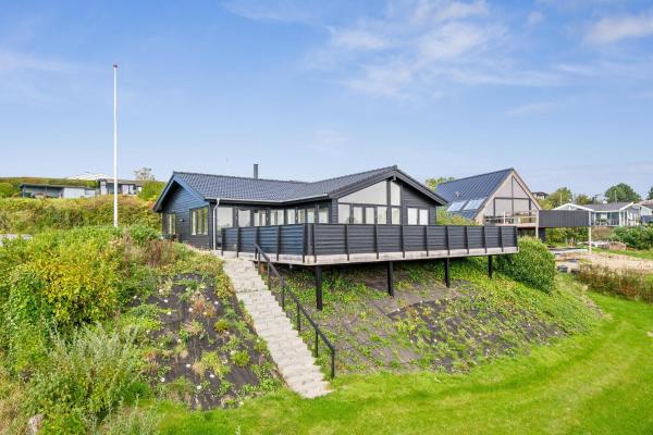 Beautiful Holiday Home With Panoramic Views Enjoy Stunning Nature, Ebeltoft