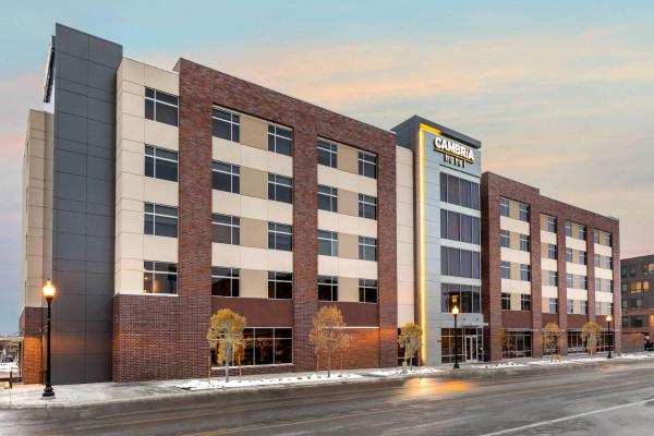A la foto es mostra l'objecte Cambria Hotel Omaha Downtown situat a la ciutat de Carter Lake.
