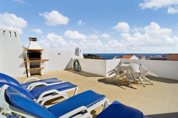 På billedet ses objektet Benagil sea-view apartment Neptuno 4 beliggende i byen Benagil.