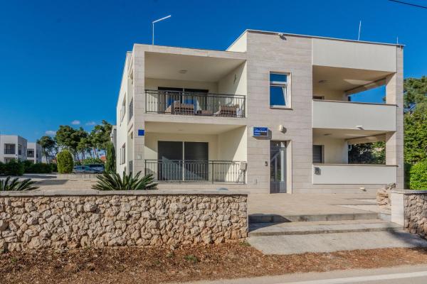 Apartment Eses - Vir