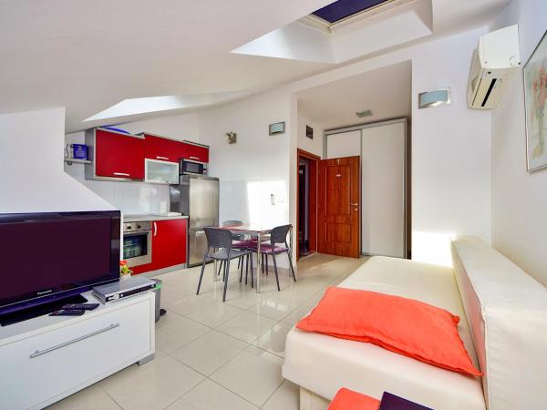 Na fotografii je vidět objekt Apartment Jasmina-4 by Interhome nacházející se ve městě Blace.