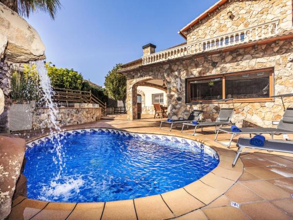 På billedet ses objektet Holiday Home Cascada by Interhome beliggende i byen Blanes.