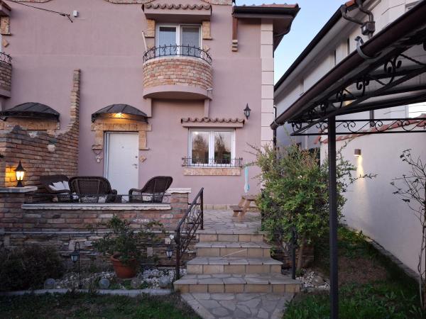 На фото показан объект Vila Tara, расположенный в городе Jajinci.