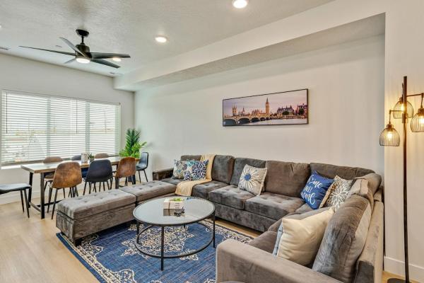 Spacious Townhouse - Mins To Downtown Slc - Garage - Salt Lake City, UT