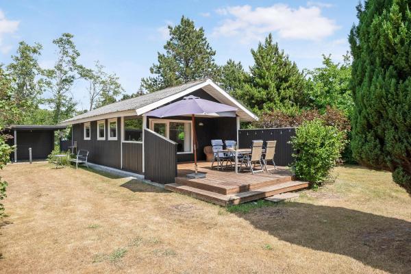 A la foto es mostra l'objecte Cozy House For The Small Family, 5 Minutes' Walk From The Beach situat a la ciutat de Ebeltoft.
