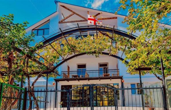 Στη φωτογραφία φαίνεται το αντικείμενο Eco Oasis που βρίσκεται στην πόλη Surami.