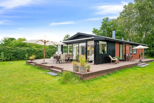 A la foto es mostra l'objecte Cozy Holiday Home Close To A Good Bathing Beach situat a la ciutat de Ebeltoft.