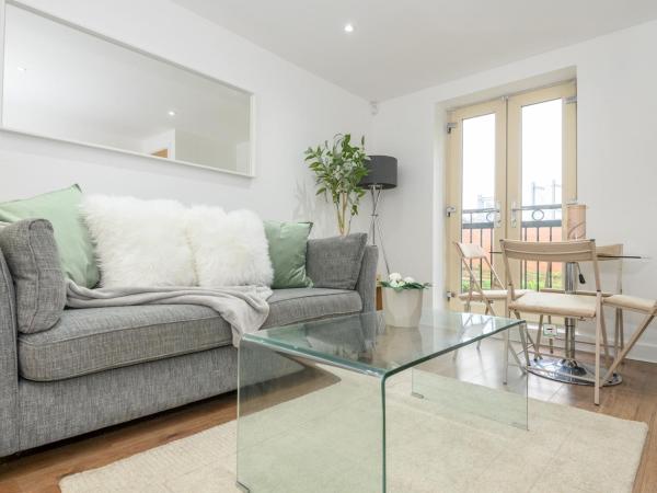 Central Leeds Duplex with Fantastic Canal Views, Leeds