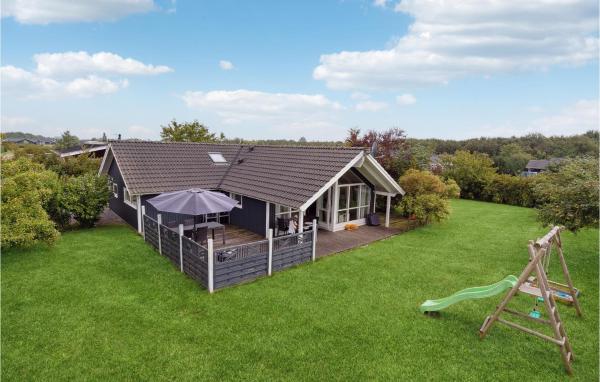 På billedet ses objektet Four-Bedroom Holiday Home In Sydals beliggende i byen Skovbyballe.