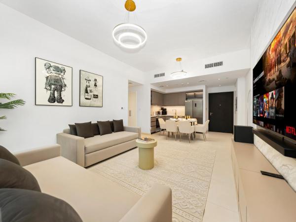 A la foto es mostra l'objecte Luxury Downtown Dubai Apartment - 5 Mins Walk to Burj, Opera, Dubai Mall, Sleep 1-10 situat a la ciutat de Dubai.