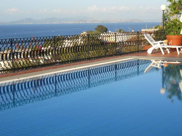 A la foto es mostra l'objecte Villa Gioia situat a la ciutat de Ischia.