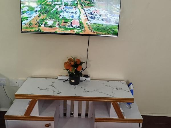 Kuva 4: Studio in Ruaka