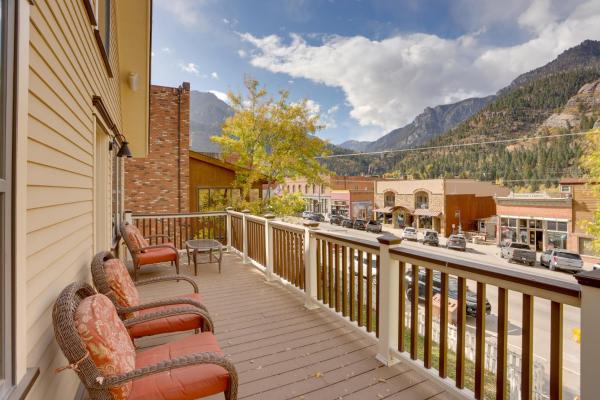 Auf dem Foto ist das Objekt On Main Street Ouray Getaway with Mountain Views! in der Stadt Ouray zu sehen.