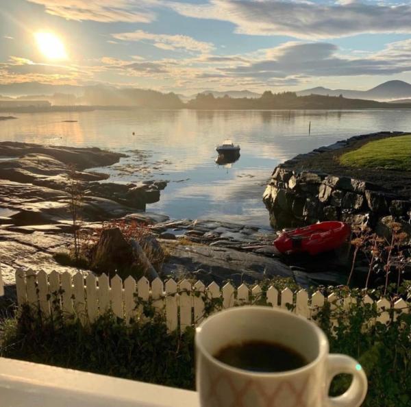 Na zdjęciu widoczny jest obiekt Det lille huset i Slipveien położony w mieście Tornes.