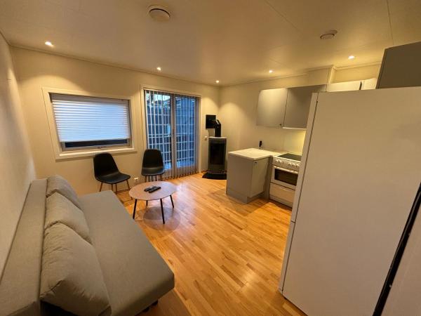 The photo shows the JECI Apartment - Spacious & Central Jessheim located in the city of Gystad.