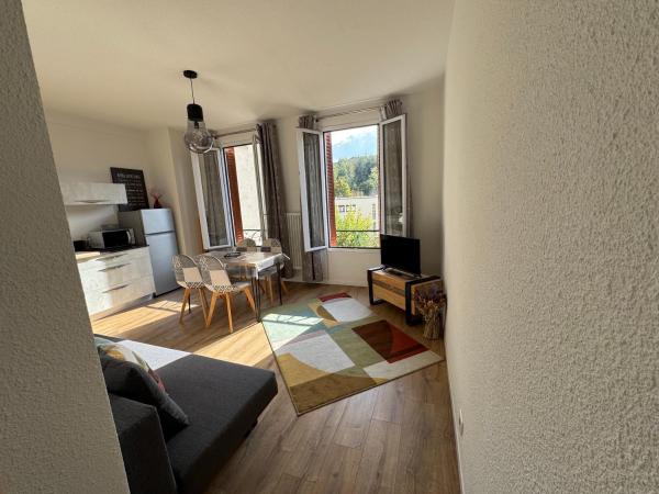 A la foto es mostra l'objecte Appartement Le Madargue idéalement placé situat a la ciutat de Châtel-Guyon.