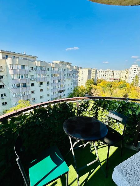 A la foto es mostra l'objecte RaLav Studio situat a la ciutat de Bucarest.