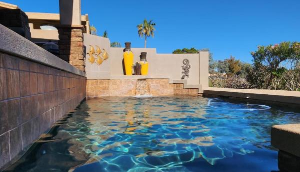 A la foto es mostra l'objecte Ocotillo Lakes with pool heater, golf views, BBQ situat a la ciutat de Chandler.