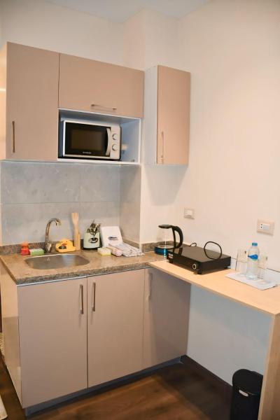 Foto 3: استوديو سكني 4 مجهز حديثاً بالكامل