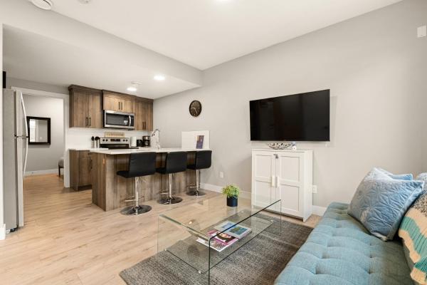 Auf dem Foto ist das Objekt Heart Of Hillhurst 1br Home ! in der Stadt Calgary zu sehen.