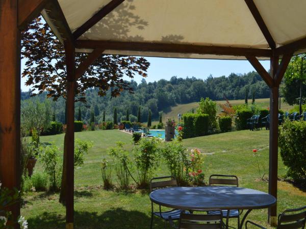 Fotografie 2: Charming flat with pool surrounded by nature