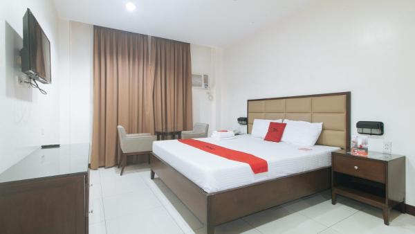 Na fotografii je vidět objekt RedDoorz near Angeles University Foundation nacházející se ve městě Mining.