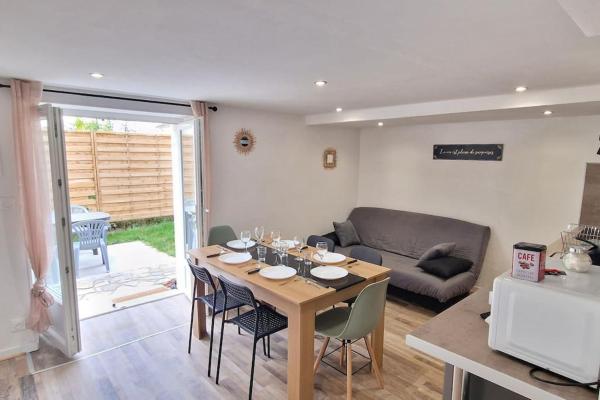 Na fotografii je vidět objekt Maison Aurillac - 2 chambres - parking gratuit nacházející se ve městě Aurillac.