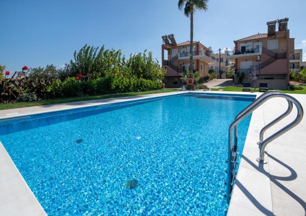 照片显示了位于Kamisianá市的Socrates Holidays Apt. 2 with Pool near the Beach物件。