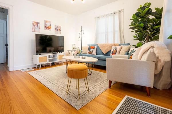 La photo montre l'objet Charming Modern Farmhouse Retreat situé dans la ville de Brazil.