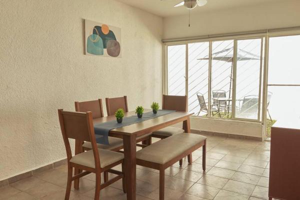 En la foto se muestra el objeto Casa contemporánea a pasos de galerías y averanda ubicado en la ciudad de Cuernavaca.