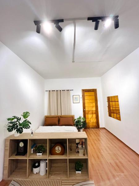 A la foto es mostra l'objecte Lee's Transient Unit 3 situat a la ciutat de Digos.