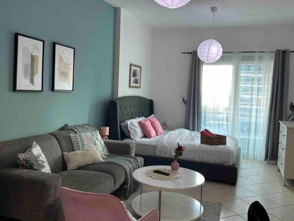 A la foto es mostra l'objecte Beautiful Studio Apartment situat a la ciutat de Dubai.