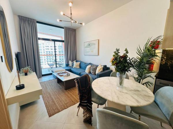A la foto es mostra l'objecte Comfy 1br In Al Jaddaf Balcony Parking situat a la ciutat de Dubai.