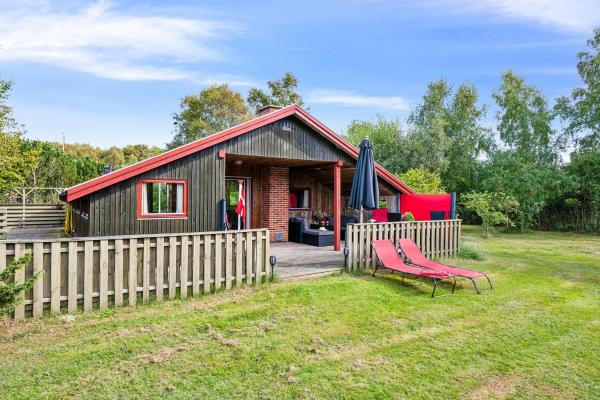 Cozy Older House With A Fenced Garden, Within Walking Distance To The Beach, Ebeltoft