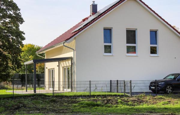 A la foto es mostra l'objecte 4 Bedroom Amazing Home In Klausdorf situat a la ciutat de Solkendorf.