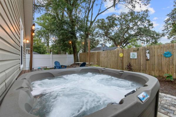 På bildet vises objektet Peaceful Pearl Retreat- 5 Minutes to Downtown, 10 Minutes to Beach som ligger i byen St. Augustine.