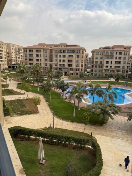 Nella foto è visibile l'oggetto Nice and quiet place with swimming pool situato nella città di Il Cairo.