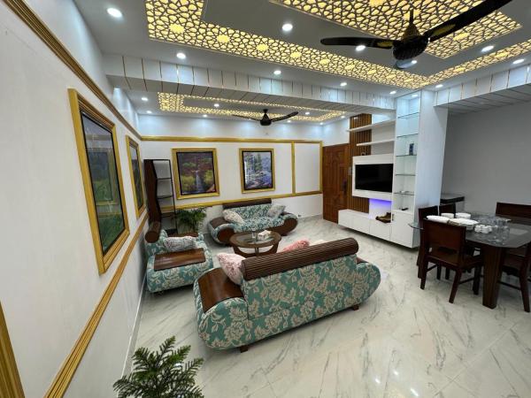 The photo shows the Heart of Rajshahi Hub Appt-B located in the city of Rāmchandrapur.