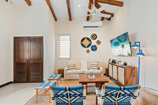 Op de foto is het object Stylish Condo in the Heart of Las Catalinas with Vibrant Design & Exclusive Beach Club Access te zien, gelegen in de stad Playa Danta.