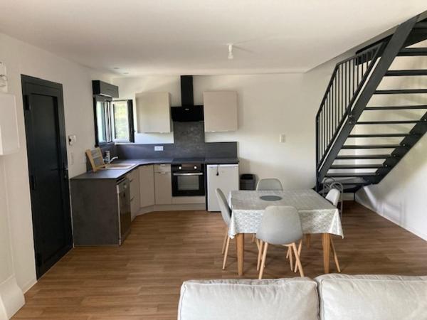 A la foto es mostra l'objecte Charmant appartement de village situat a la ciutat de Aniane.