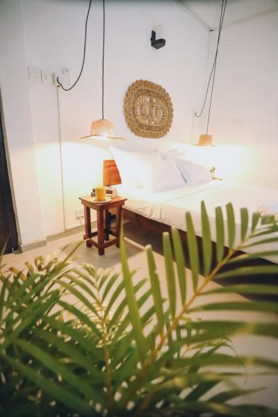 På bildet vises objektet Island Diaries Hostel som ligger i byen Katunayaka.