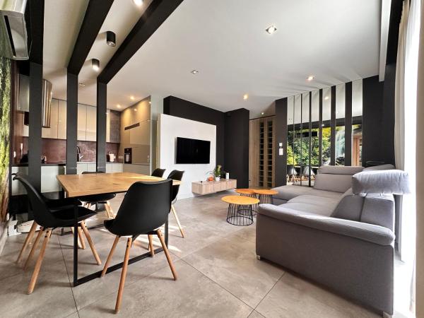 写真にはジョルィ市にあるApartament Południowy W80が写っています。