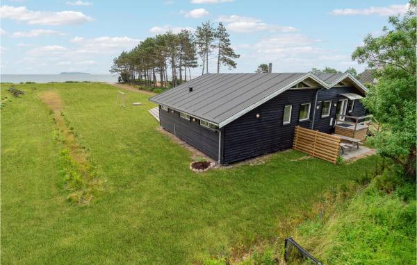 A la foto es mostra l'objecte Holiday Home Kristoffervejen Ebeltoft situat a la ciutat de Ebeltoft.