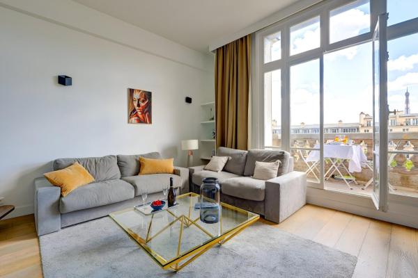 Bluestay 245 -Duplex sur les Champs-Elysées+Balcon, Paříž